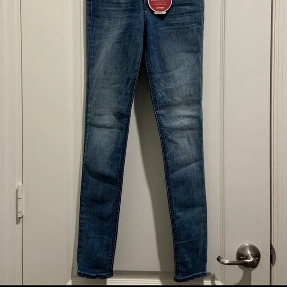 Express Jeans - Picture 2 of 3